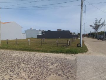 2 TERRENOS DE ESQUINA EM XANGRI-L